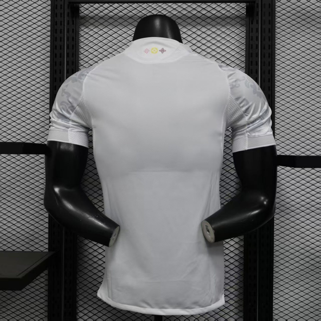 25/26 Maillot Real Madrid LV Spécial player