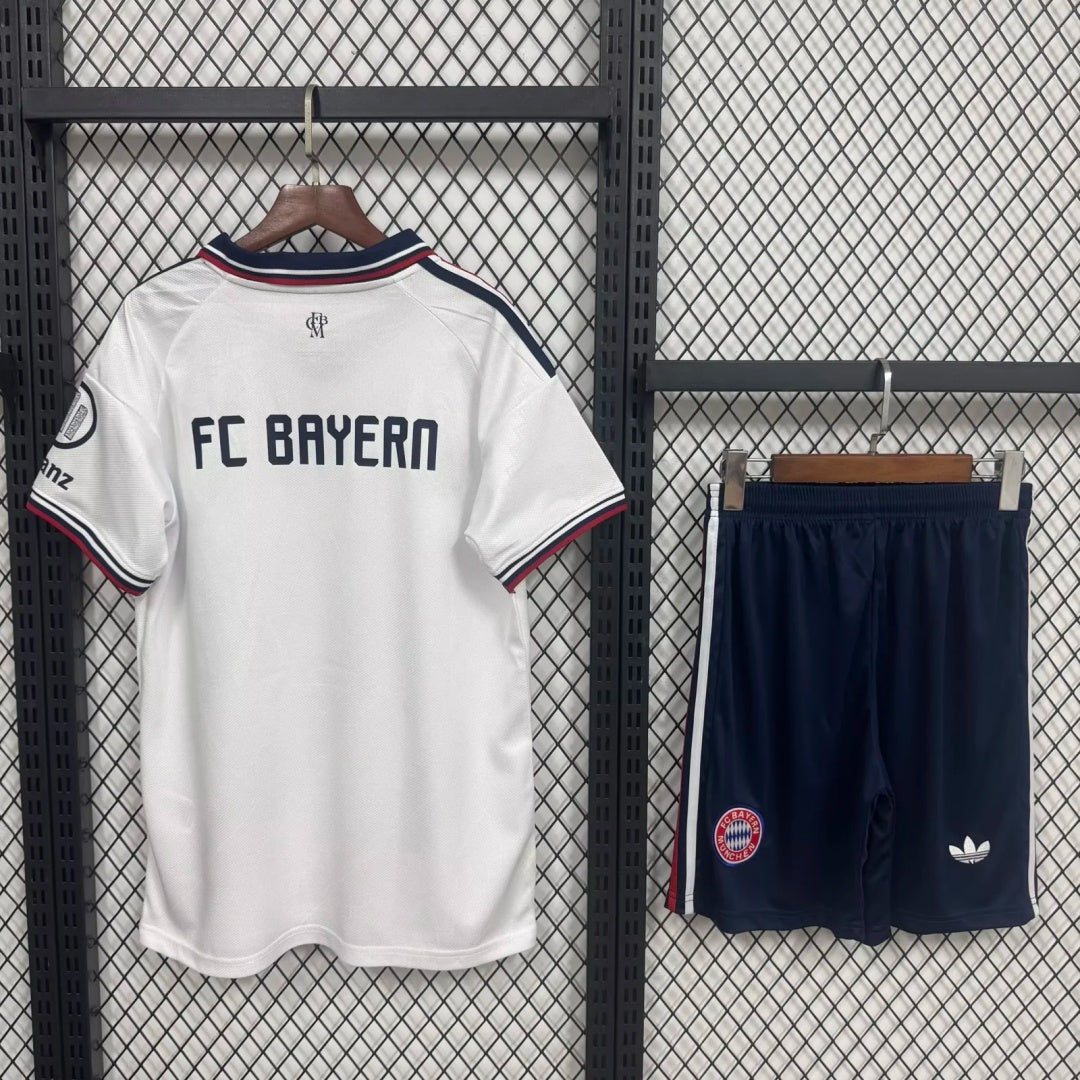 Ensemble 26/27 Bayern Munich Extérieur Adult