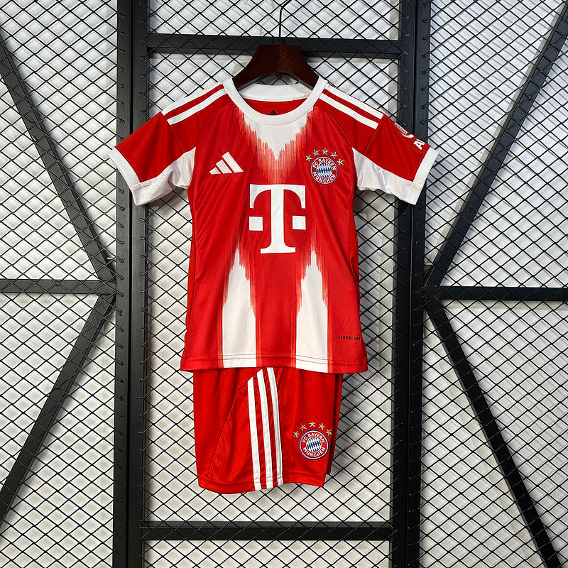 25/26 Ensemble Enfant Bayern Munich Domicile