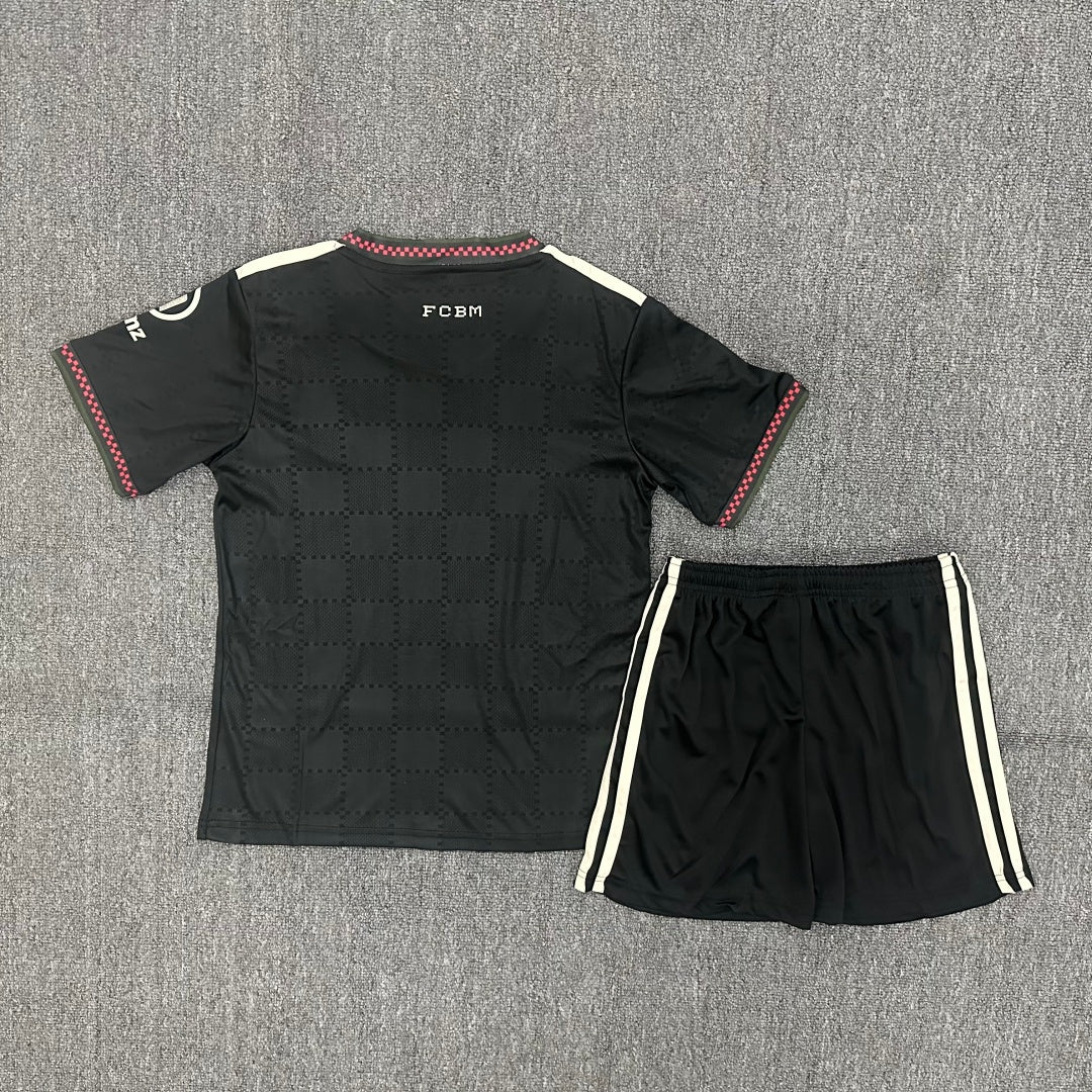 25/26 Ensemble Enfant Bayern Munich Extérieur