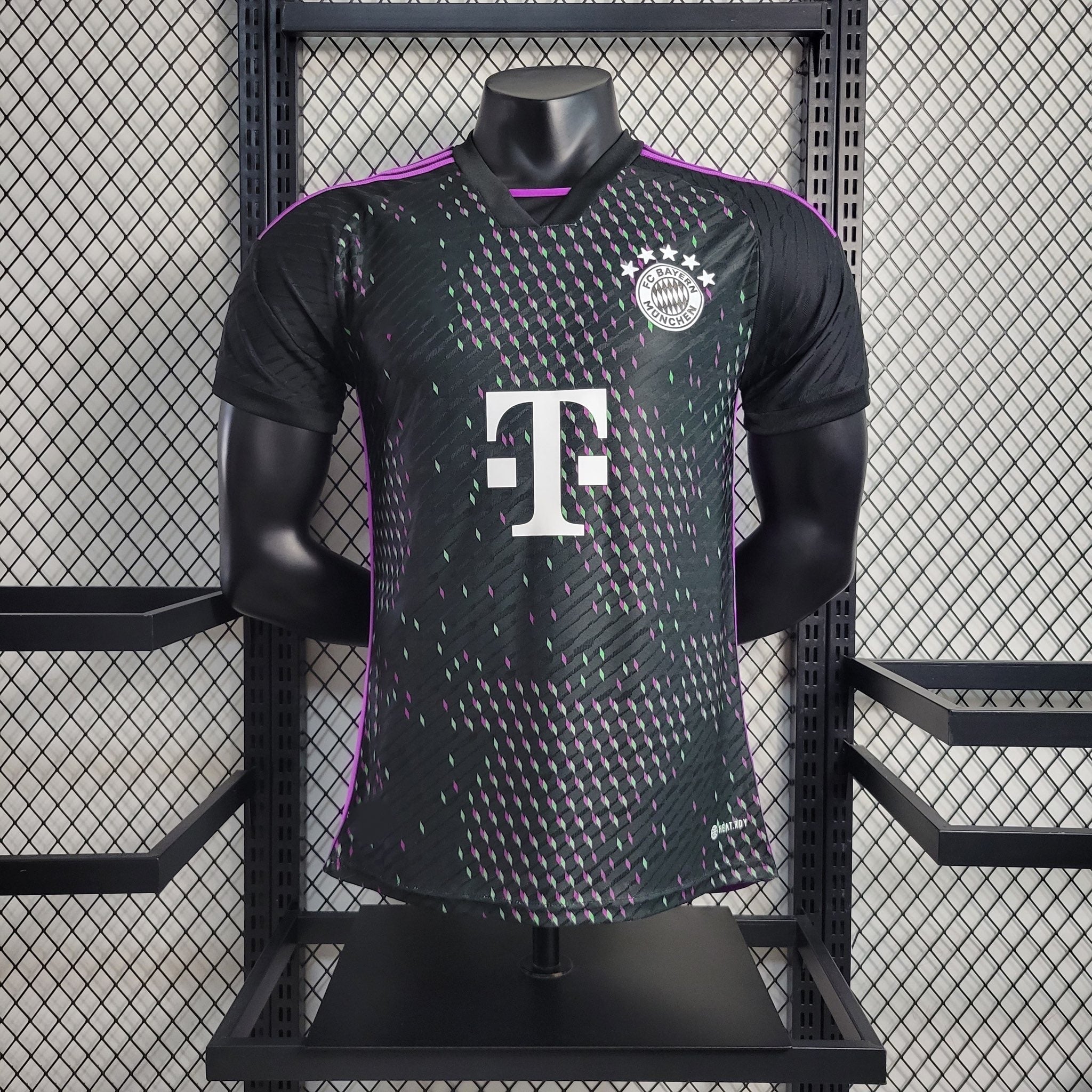 Bayern Munich maillot Extérieur version Player 2023 2024 - L'Univers du Maillot