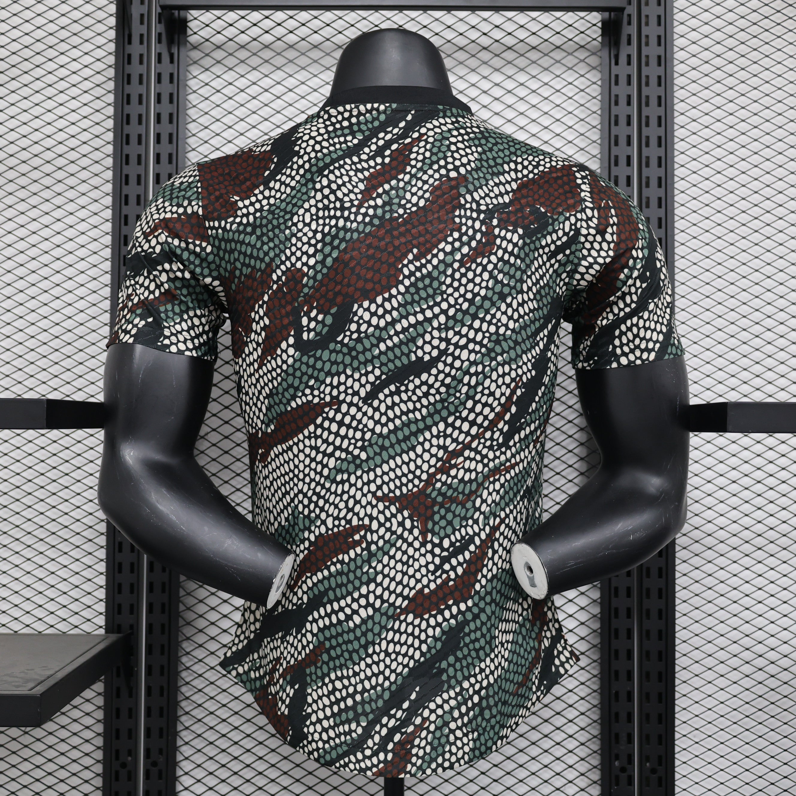 Arsenal x MAHARISHI maillot Édition limitée 2023 2024 - L'Univers du Maillot