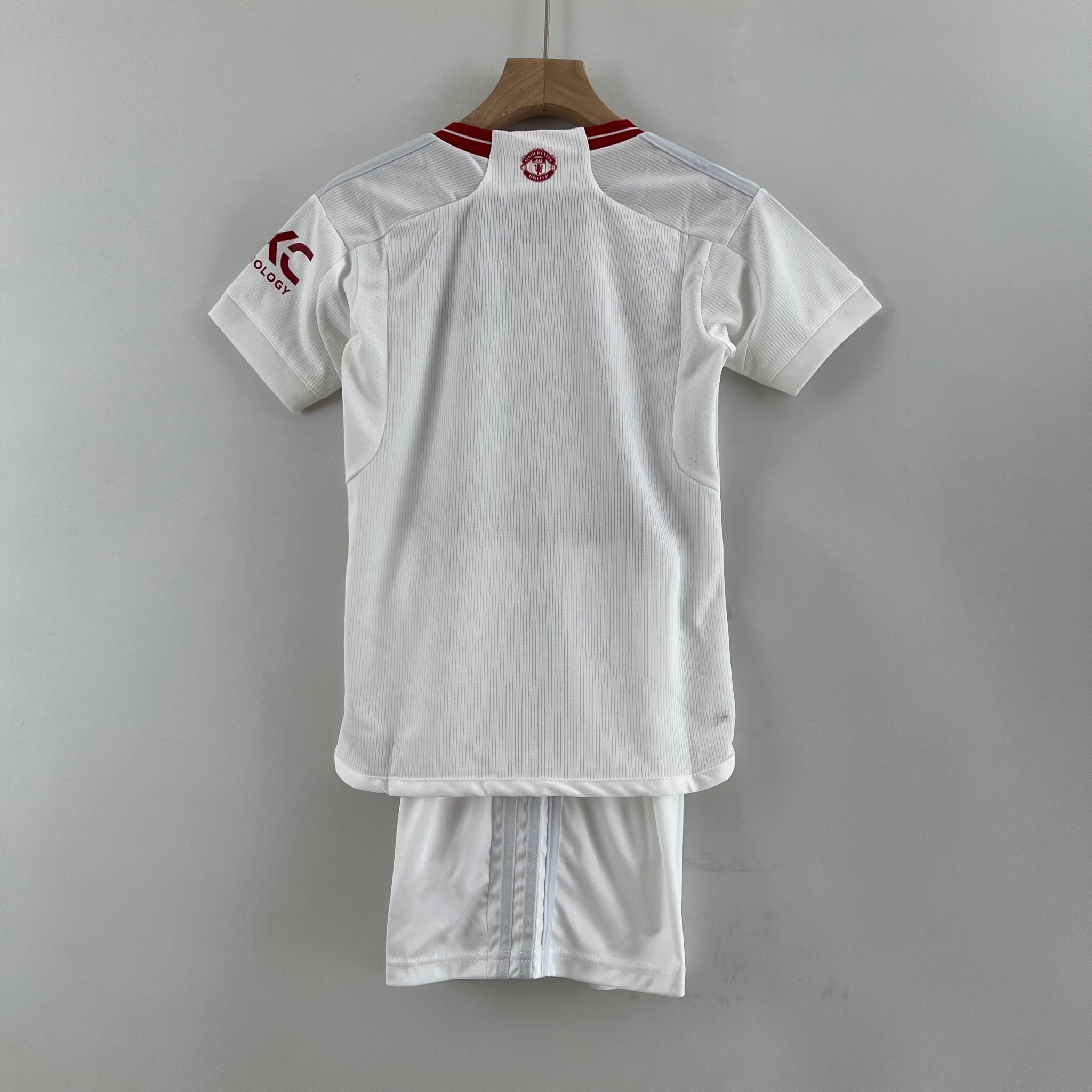 Manchester United maillot third ensemble Enfant 2023 2024 - L'Univers du Maillot