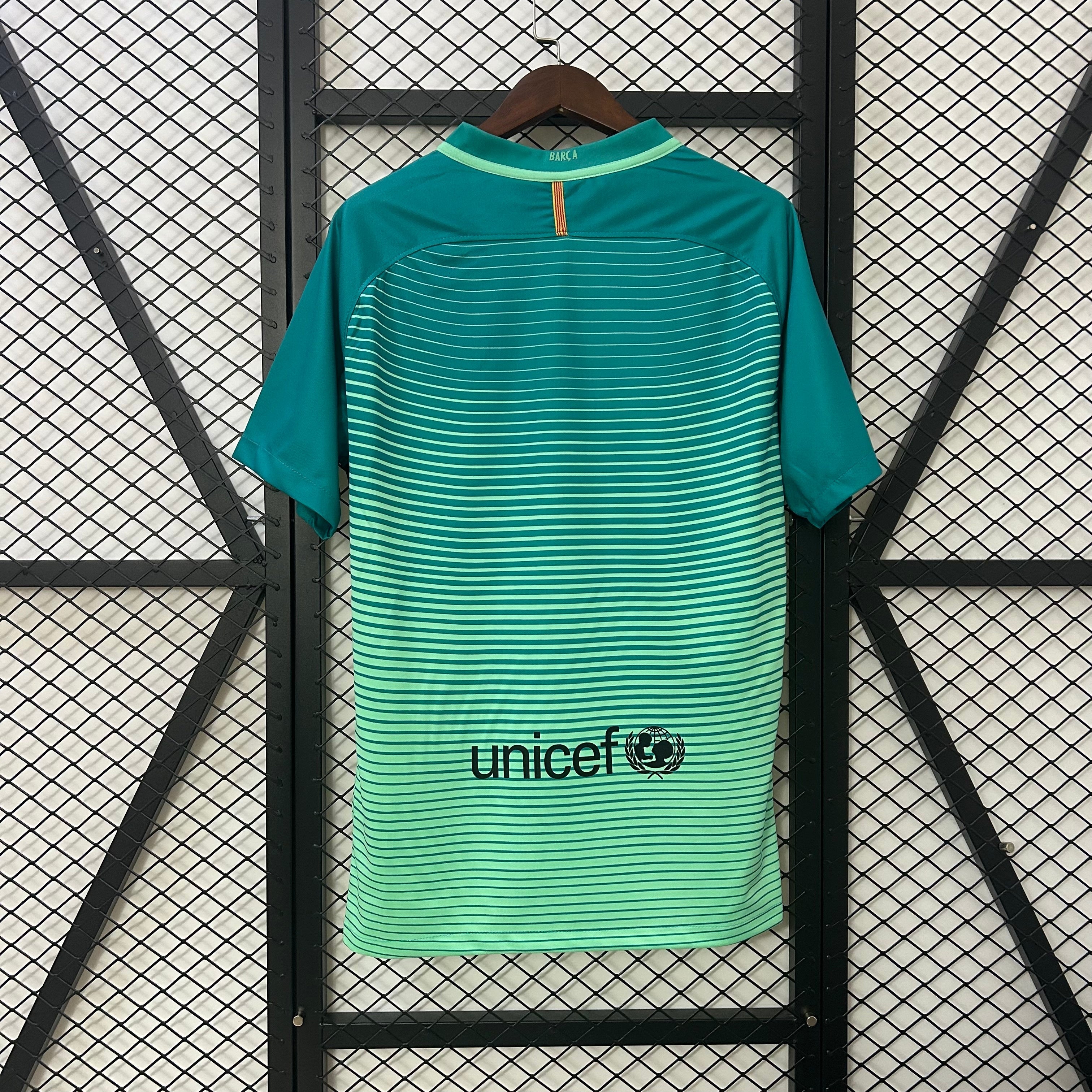 Maillot 16/17 Barcelone Rétro Third