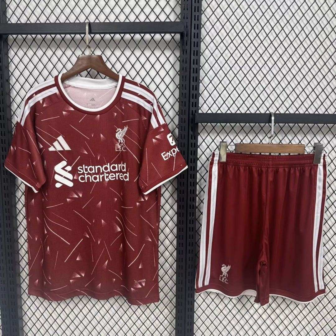 Ensemble 26/27 Liverpool Domicile Adult