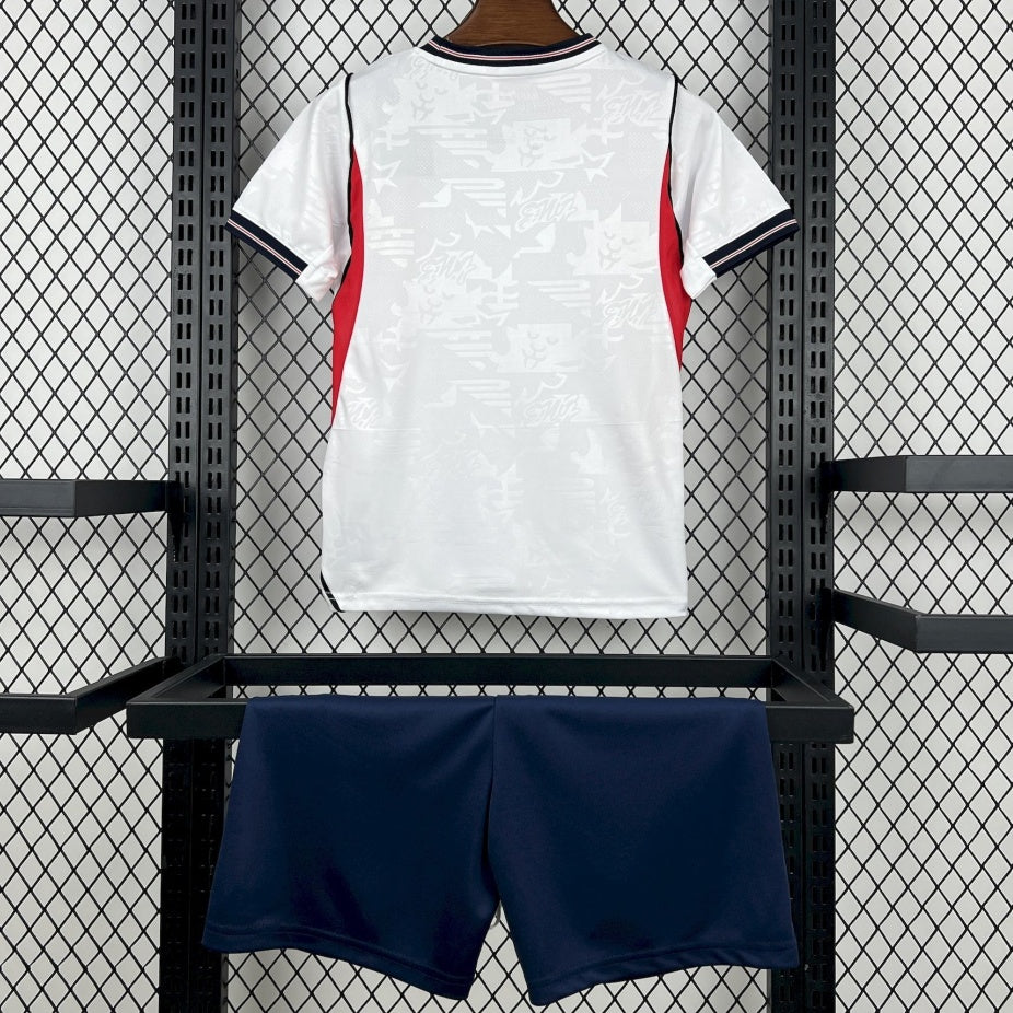 26/27 Ensemble Enfant England Domicile