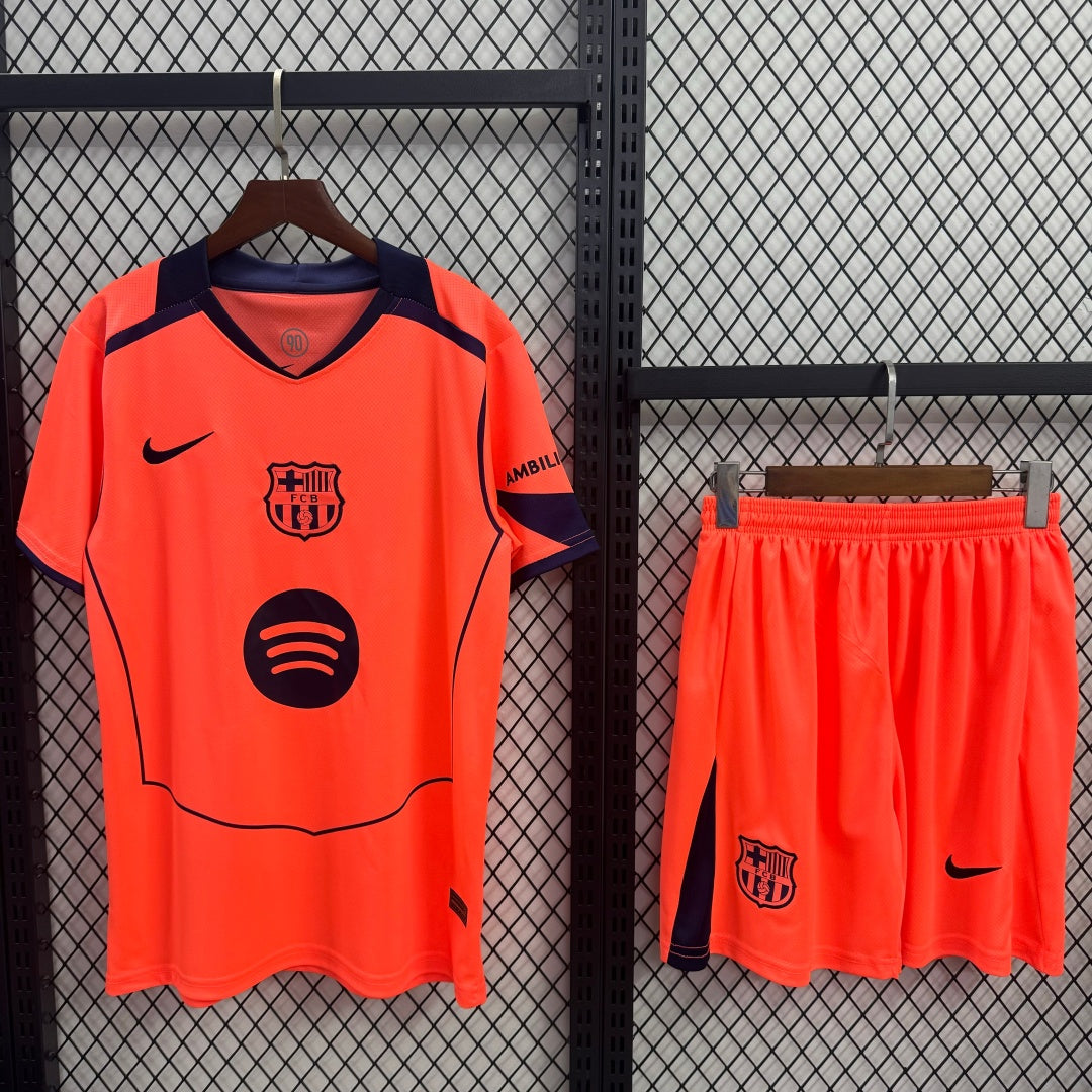 Ensemble 25/26 Barcelone Third Adult