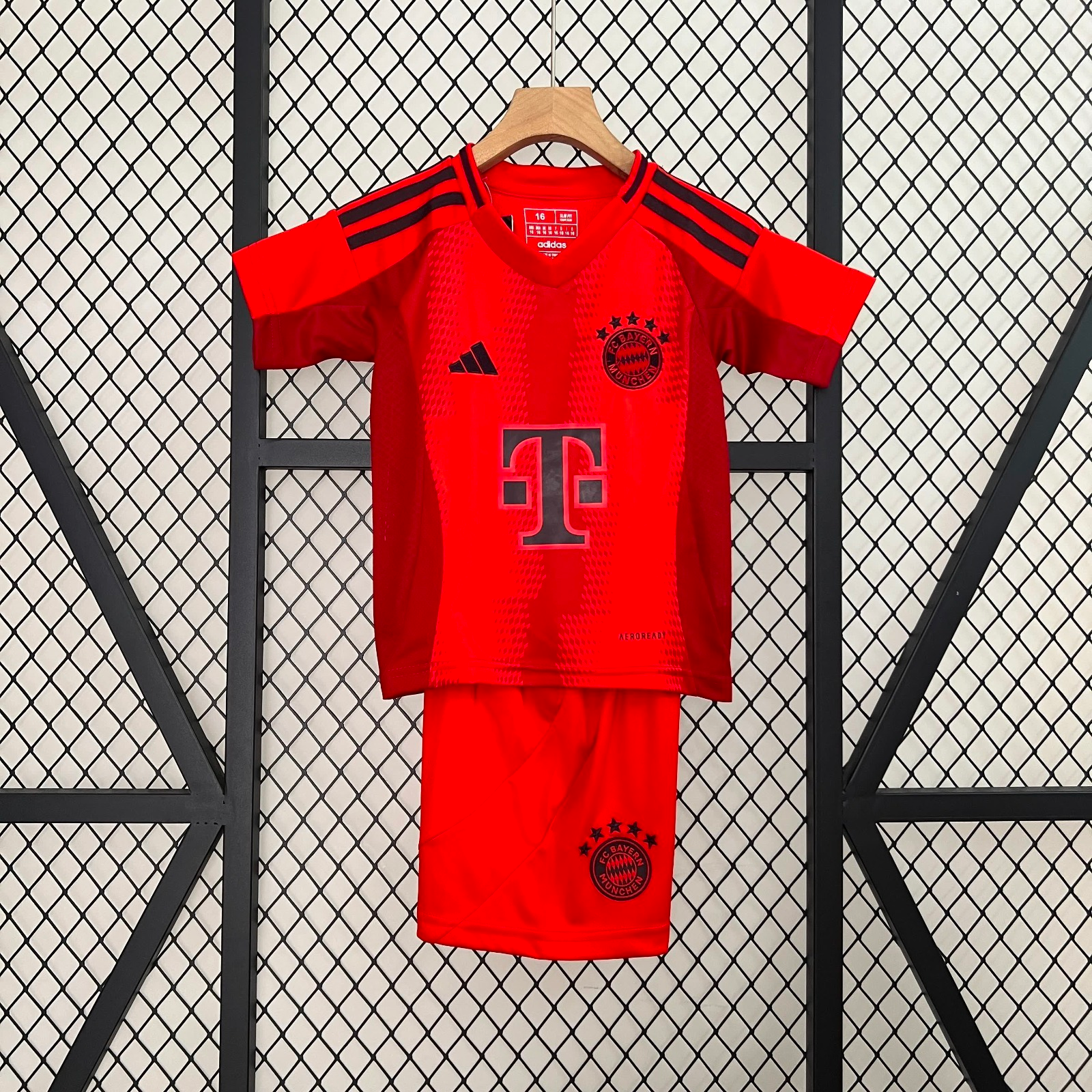 24/25 Ensemble Enfant Bayern Munich - L'Univers du Maillot