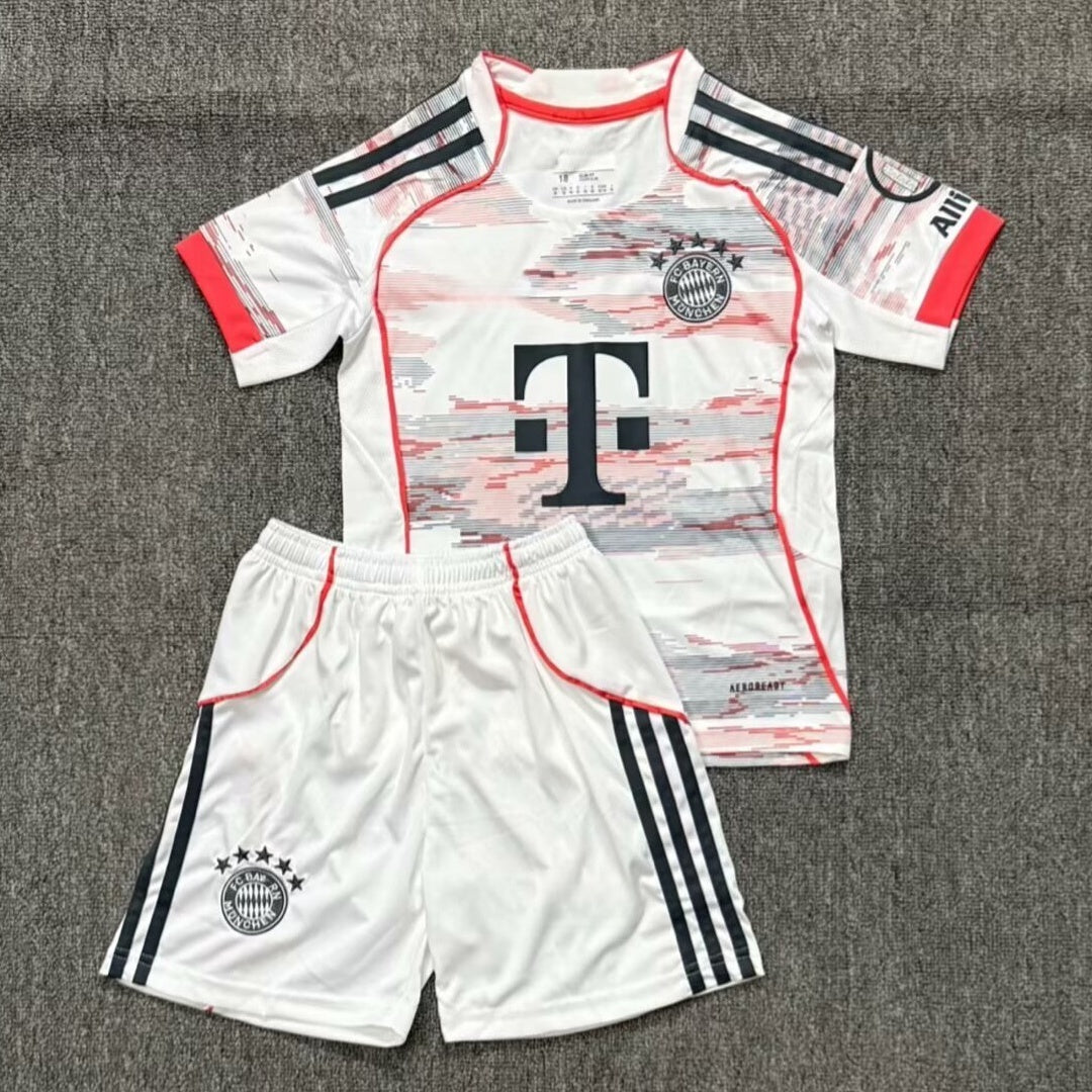 25/26 Ensemble Enfant  Bayern Munich Extérieur