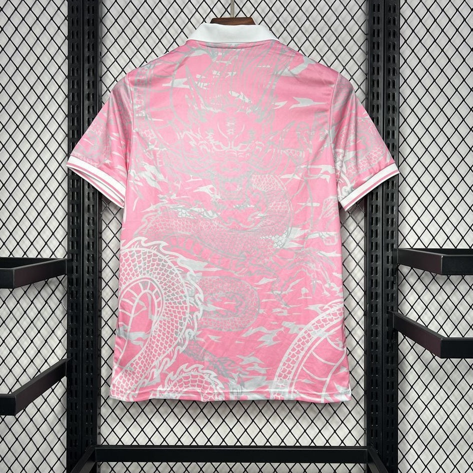 Maillot 25/26 Real Madrid Spécial style Polo rose