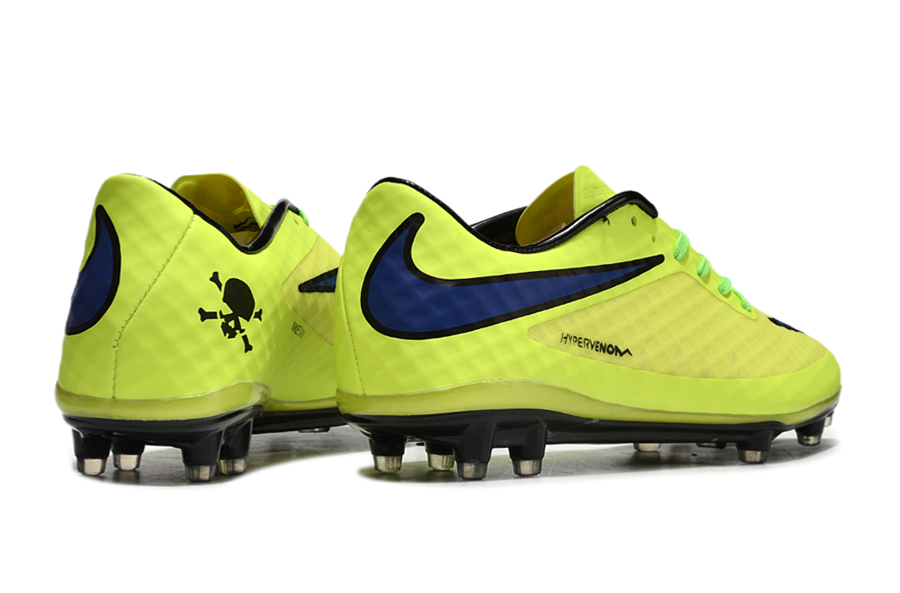 Crampons Hypervenom phantom - L'Univers du Maillot