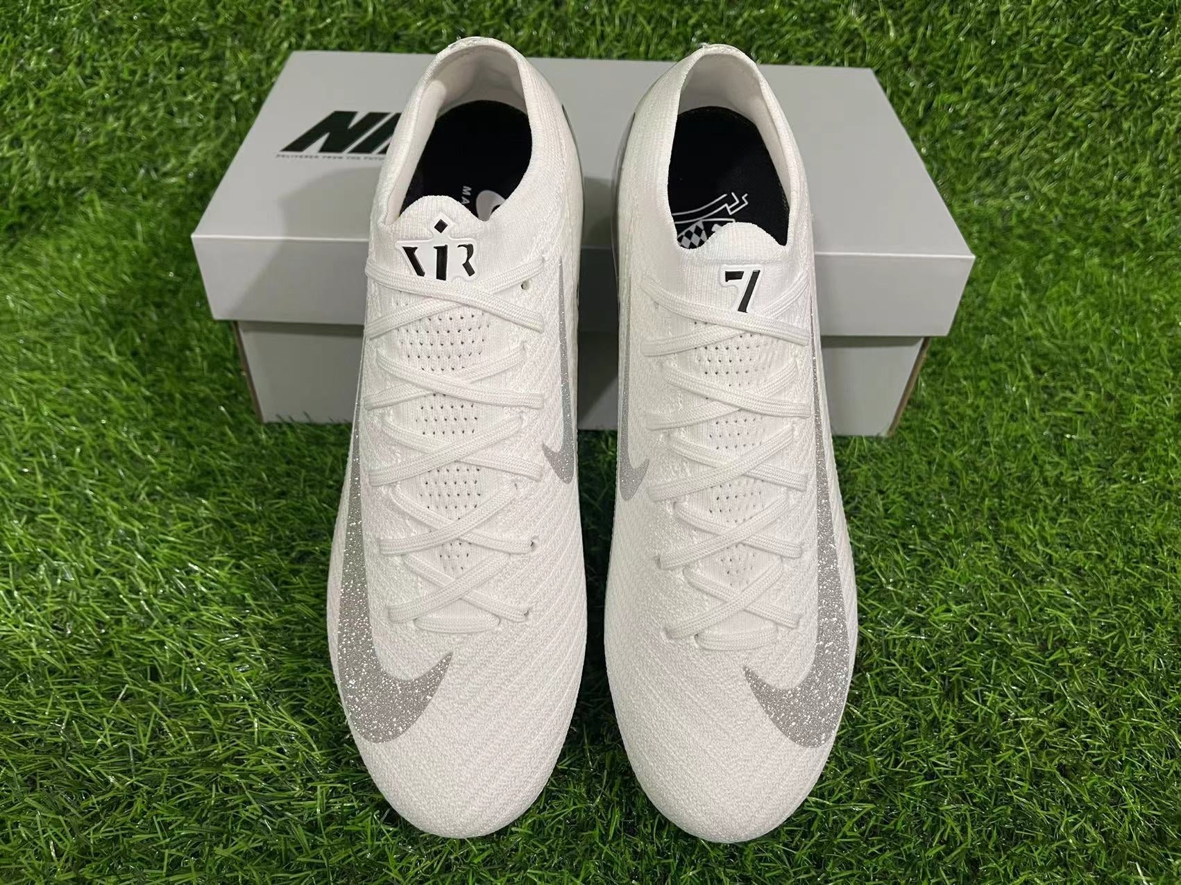 Crampons  Mercurial Vapor XV Elite - L'Univers du Maillot