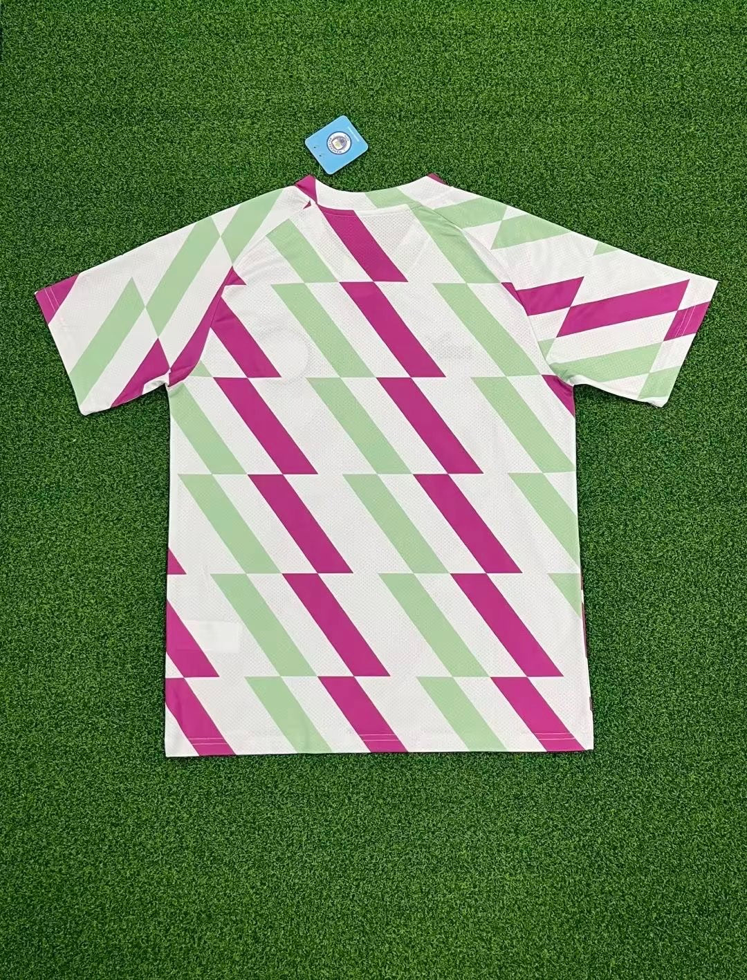 Manchester City maillot PRE-MATCH 2023 2024 - L'Univers du Maillot