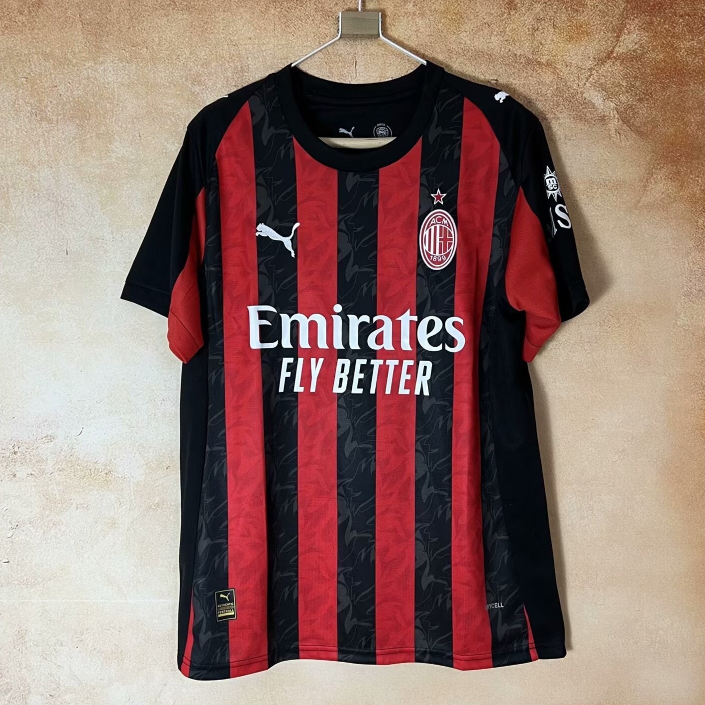 Maillot 24/25 AC Milan - L'Univers du Maillot