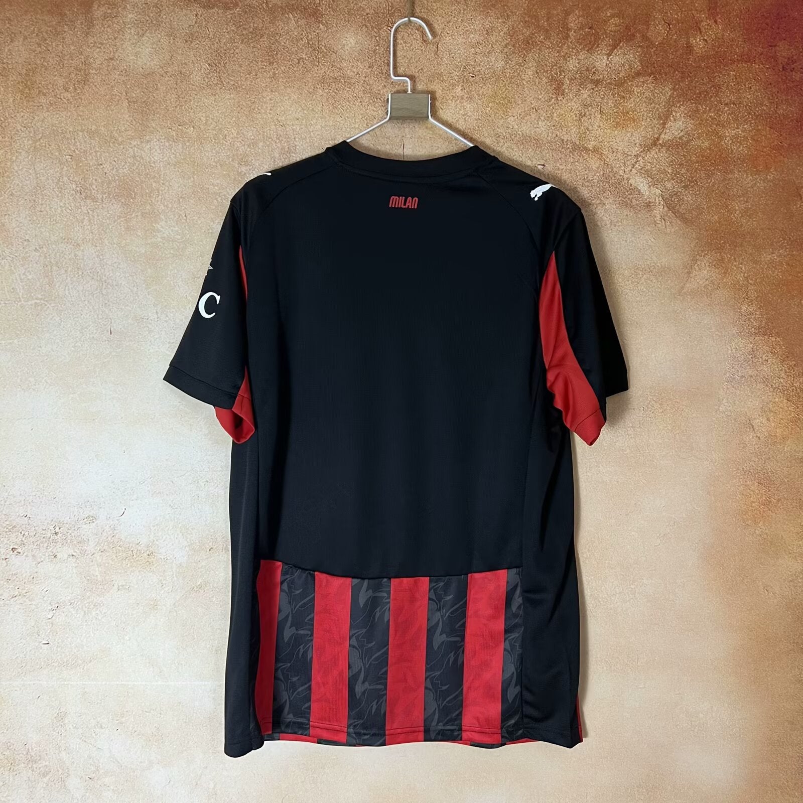 Maillot 24/25 AC Milan - L'Univers du Maillot