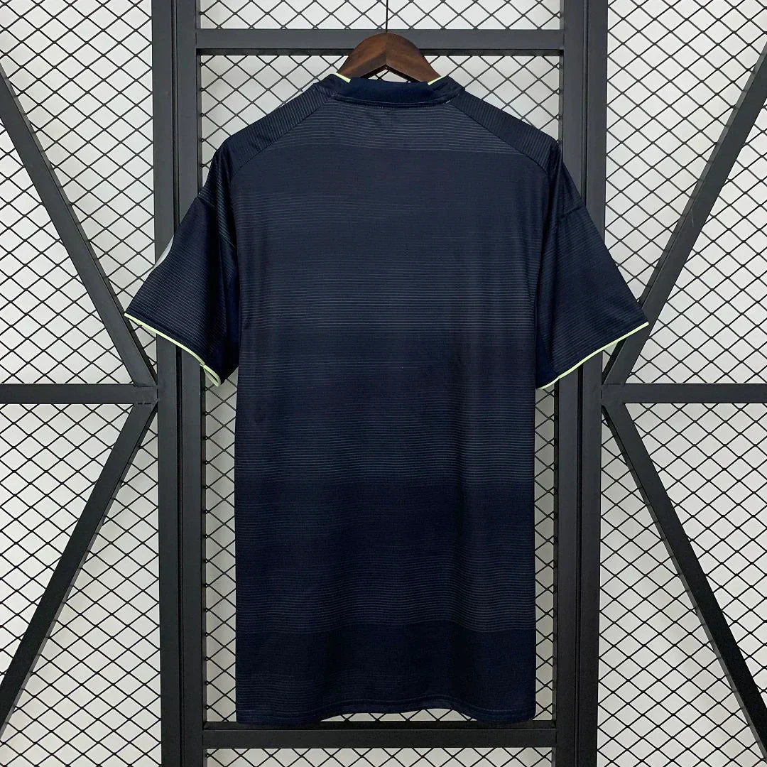 Maillot 25/26 Real Madrid Extérieur - L'Univers du Maillot