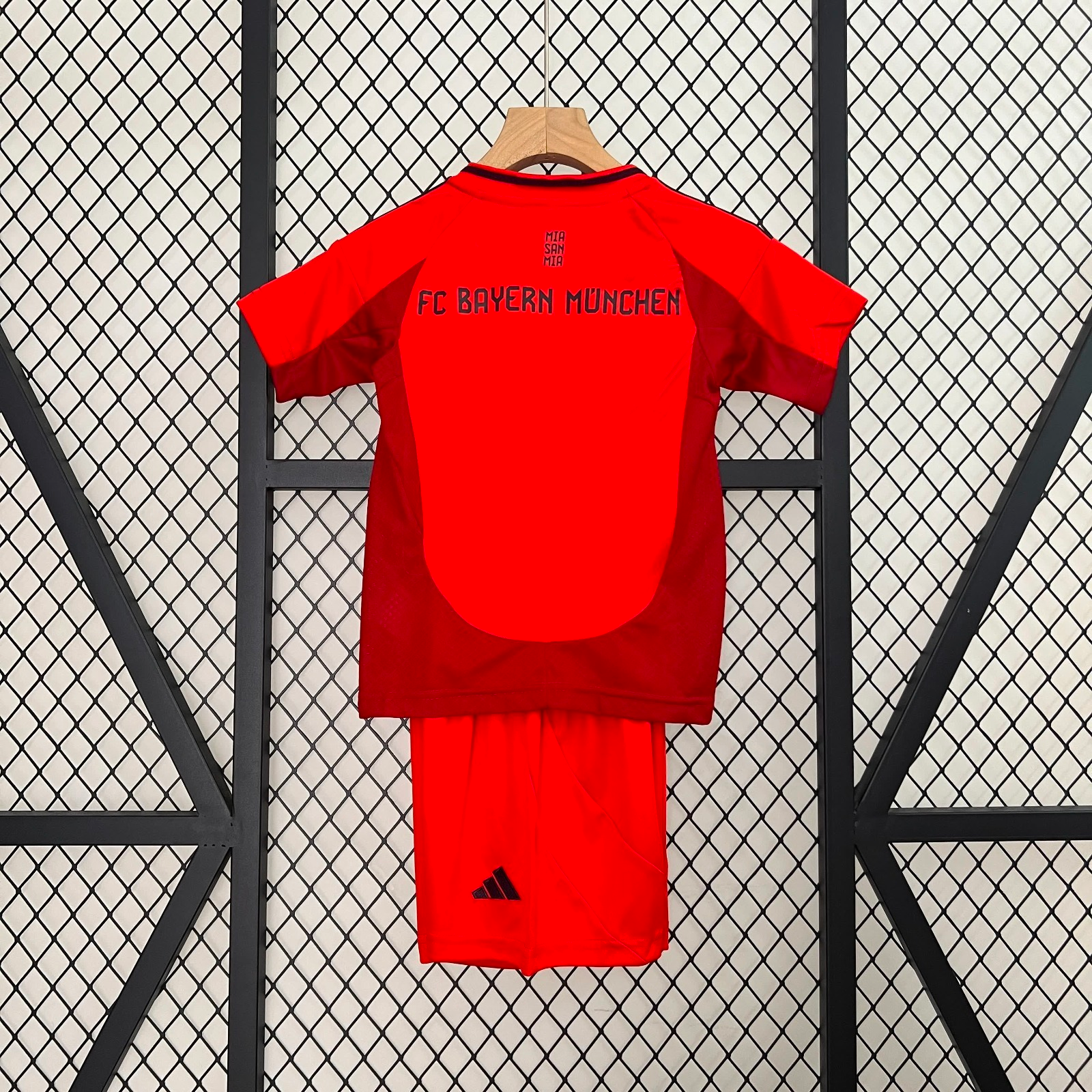 24/25 Ensemble Enfant Bayern Munich - L'Univers du Maillot