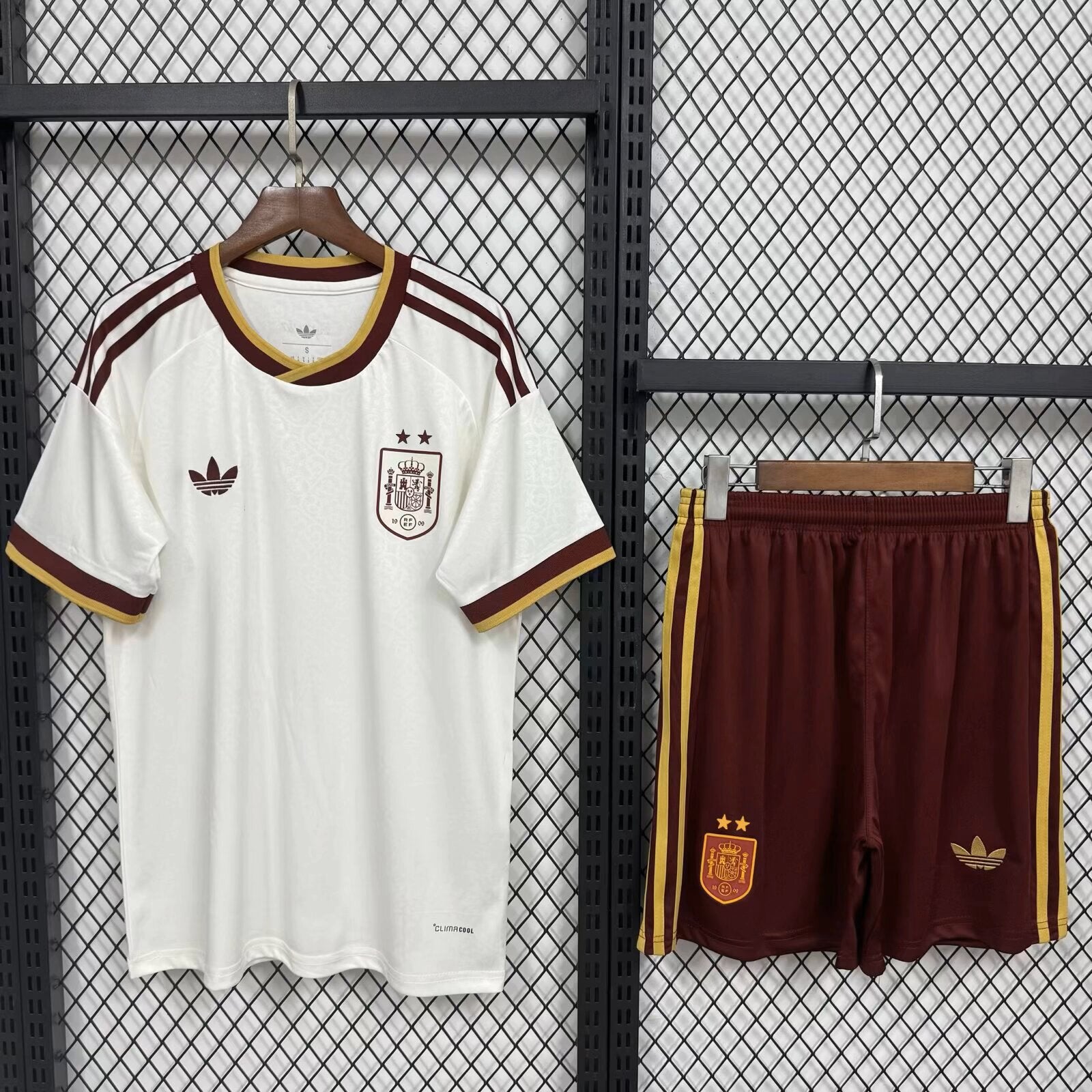 Ensemble 2026  Espagne Extérieur  Adult